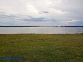 Pousada Rancho as margens do Rio Paraná com 3 suites e vista para o rio , excelente para pescaria - Image 2