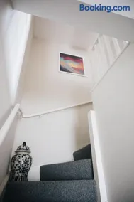 Stunning Shell Hill - Image 3