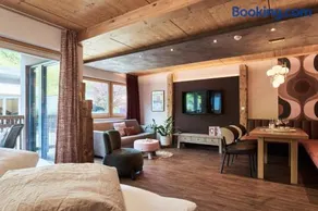 Home 1 - Image 1