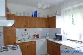 Labdarozsa Apartmanhouse - Image 5