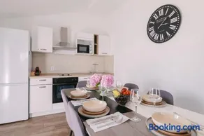 Apartment Ljubica with pool - Image 4