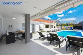 Villa Mare - with HEATED POOL - Image 3