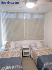 Quiet & Bright Apartment with private garden - Image 3