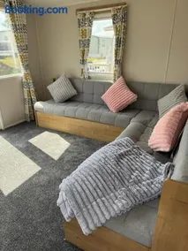 Well equipped beach caravan - Image 4
