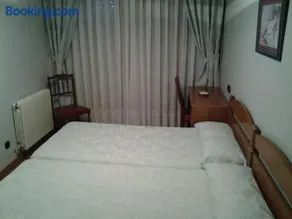 Hostal Les Bedules - Image 1
