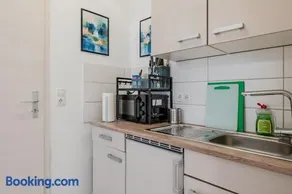 NEU Aparthotel in Gotha - Garten - Free WiFi & Parking - APARTS - Image 2