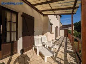 Grande maison de campagne avec jardin et cheminée près d'une plage - Image 2