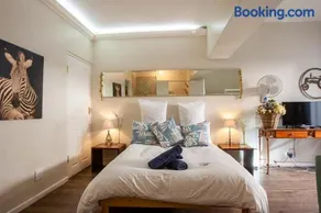 Bedrock Strand Family 4 Sleeper with Private Bathroom - Image 5