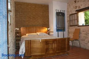 Accommodation in a farmhouse with breathtaking views - Image 5