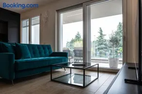 LuxeDesign Apartment - Image 5