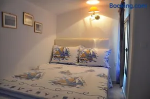 Yades elegant villa 2 minutes away from the beach - Image 3