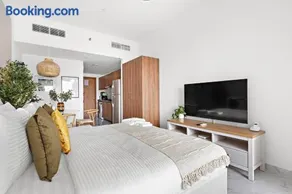 Bright Boho Loft near Yas F1 Circuit & Airport - Image 4