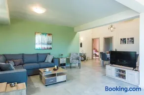 Iokasti Villa - Image 3