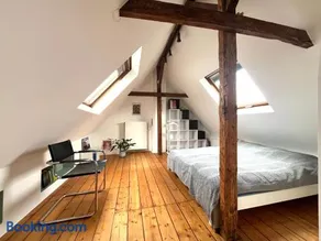 Helles Giebelzimmer im Altbau - Image 1