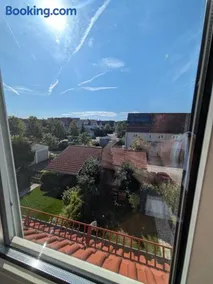 sonniges Dachgeschoss am münchner Stadtrand - Image 4