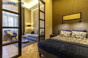 E13 - Elegant Apartment - Image 1