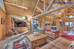 Deck + Grill: Rustic-Mod Show Low Cabin - Image 3