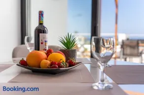 SeaVibe-Coastal Seaview Apartment - Image 4