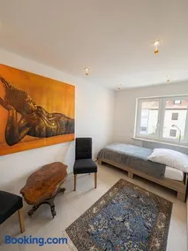 Designerwohnung im Hainpark mit Balkon und Air Condition - Image 4