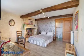 Chambre d'Hotes La Roseraie - Image 1
