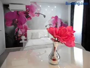 Palladium City Center Apartments - Image 3