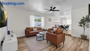 Relax in Lakeland Home, Swim, Pool, Arcade LegoLand, Disney, Bush Garden - Image 4