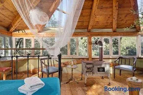 Margaritis's Treehouse - Image 1