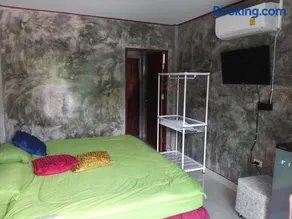 บ้านทะเลอิ่มเอม Bann Talay Im eimm - Image 1