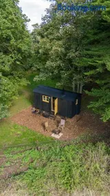 Secret Paddock Shepherds Hut - Image 1