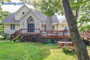 Lakefront home with water access, views of the mountains, private deck & patio - Image 1