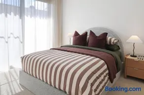 Avenue Pool House, 3 bedroom, Garage, Aircon, Pool - Image 3