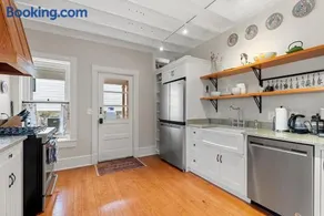 Historic Queen Anne Family Home w Modern Comforts - Image 3