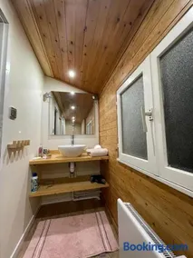Maison familiale en bois avec piscine, proche du bassin - Image 2