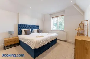 Large Home near Edgbaston Stadium, UOB & QE hospital sleeps 6 - Image 2