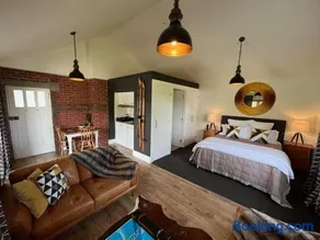 The Studio at Northfield - Image 3