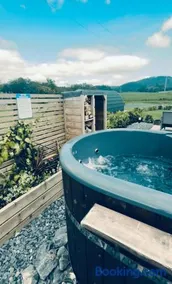 Knockmany View Glamping - Image 3