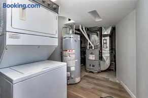 Bright 2 Bedroom Suite - Image 5