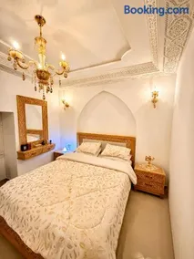 Premium Andalou Apartment in the Old Port - Image 4