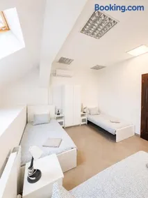 Konvoj szálló - Image 2