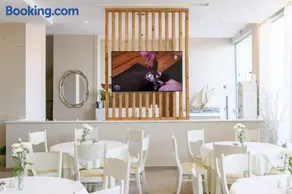 Hotel Timoleon - Image 1