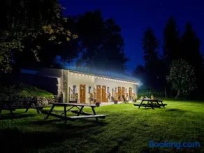 Pokoje w parku i folwarku przy Pałacu Ławica - Image 2