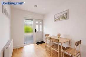 Sunnymede Court - Image 4