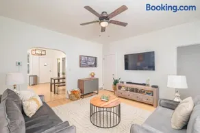 Downtown 2 Bedroom Home - Office - Image 2