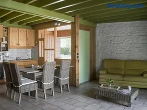Gîte chaleureux avec grand jardin à Jenzat - Image 1