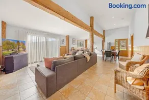 Bright Homestead - Image 4
