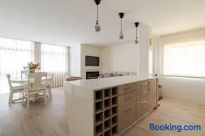 Surf and Chill House - Image 3