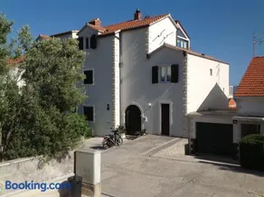 Apartments & Rooms Luna - Image 2