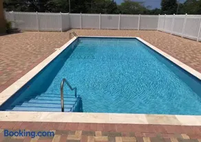 Family-Friendly Luxury 2BR Gated Near Beach - Image 1