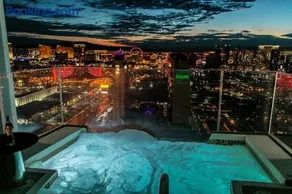 Dream Penthouse at Palms Place - Image 2