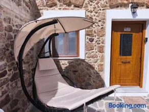 Tsitsinos Village Cottage - Image 4